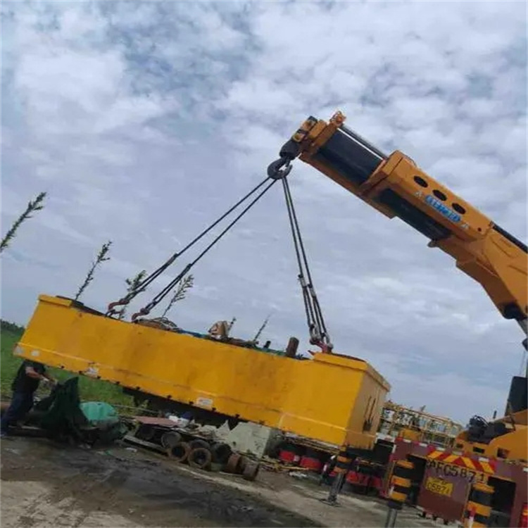 容县吊车吊集装箱需要多少钱